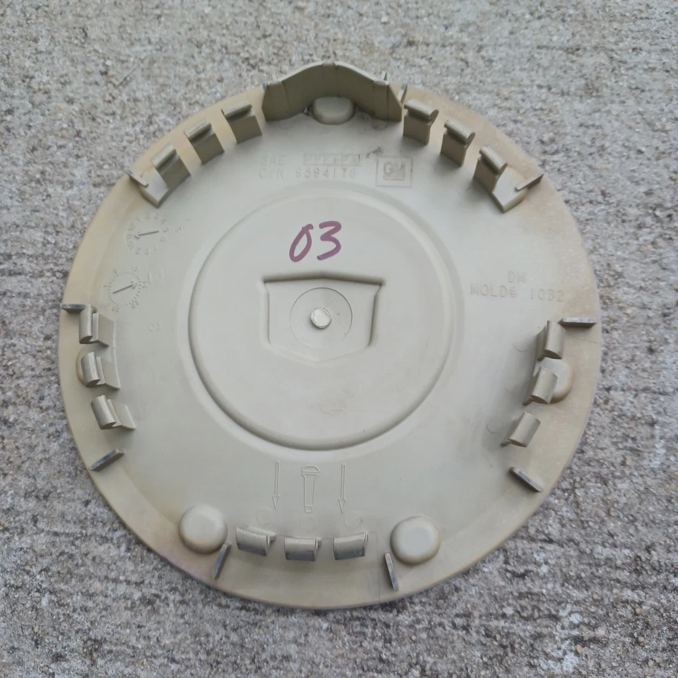 Tapa central Cadillac CTS, 2003-2004 parte # 9594176 03 Foto 3 de 3