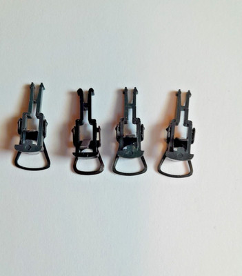 ROCO H0 4 Stück  Bügelkupplungen   4455 / 40243 für NEM Schacht H0