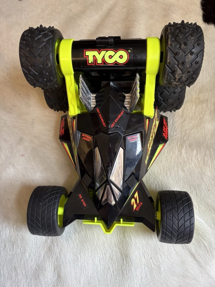 Tyco Triple Wheels 6.0V Jet Turbo RC Car - With Remote And 2 Batteries Untested - Image 2 of 4