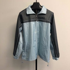 corta vento azul claro