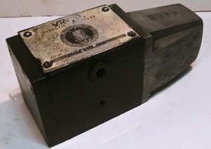 Vickers Hydraulic Directional Valve DG4S4-012A 50H (469)