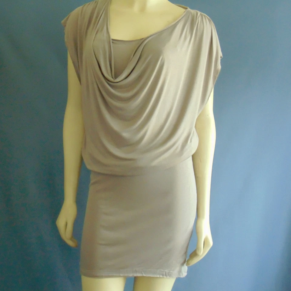 Mini Vestido Alice + Olivia Base Taupe Rayón Tejido Cuello Capucha Bajo Desperdiciado Pequeño Foto 2 de 4