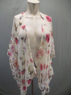 NWT FRANCESCA'S Size S Womens Floral Lace Ruffle Short Batwing Sleeve Kimono 732