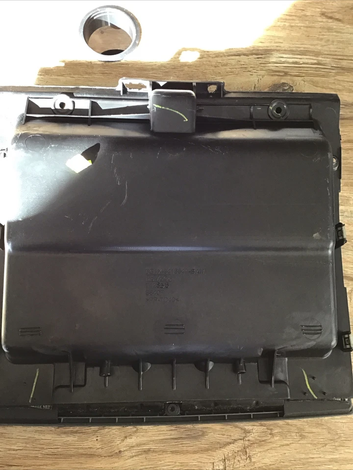 Ford Quintet 2005-2007 tablero central superior contenedor de almacenamiento OEM 184616 Foto 2 de 3