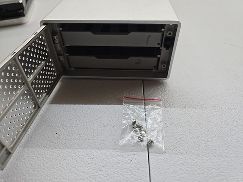 Yottamaster 2 Bay External Hard Drive Enclosure, Aluminum USB C 3.5" HDD... - Afbeelding 9 van 12