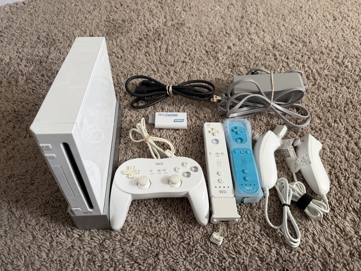 Nintendo Wii Console Bundle (White) RVL-001-GameCube Compatible