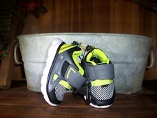 GARANIMALS BOYS TODDLER ATHLETIC SHOES SNEAKERS SIZE 3 GRAY GREEN CASUAL ADJUSTA