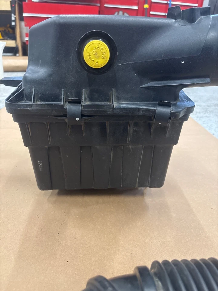 Запасной воздушный ящик Dodge Ram 2500 cummins с фильтром K&N и впускной трубкой - Изображение 3 из 4