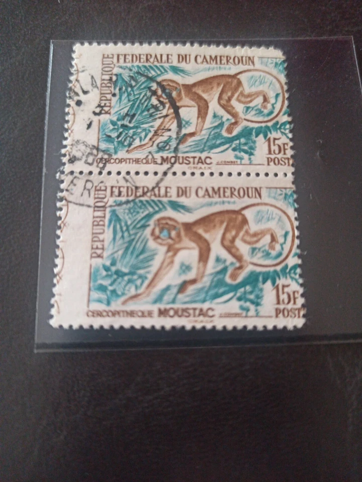 # SUPERBE PAIRE CAMEROUN SINGE MOUSTAC VARIETE PIQUAGE A CHEVAL OBLITERES EPOQUE - Photo 2/4