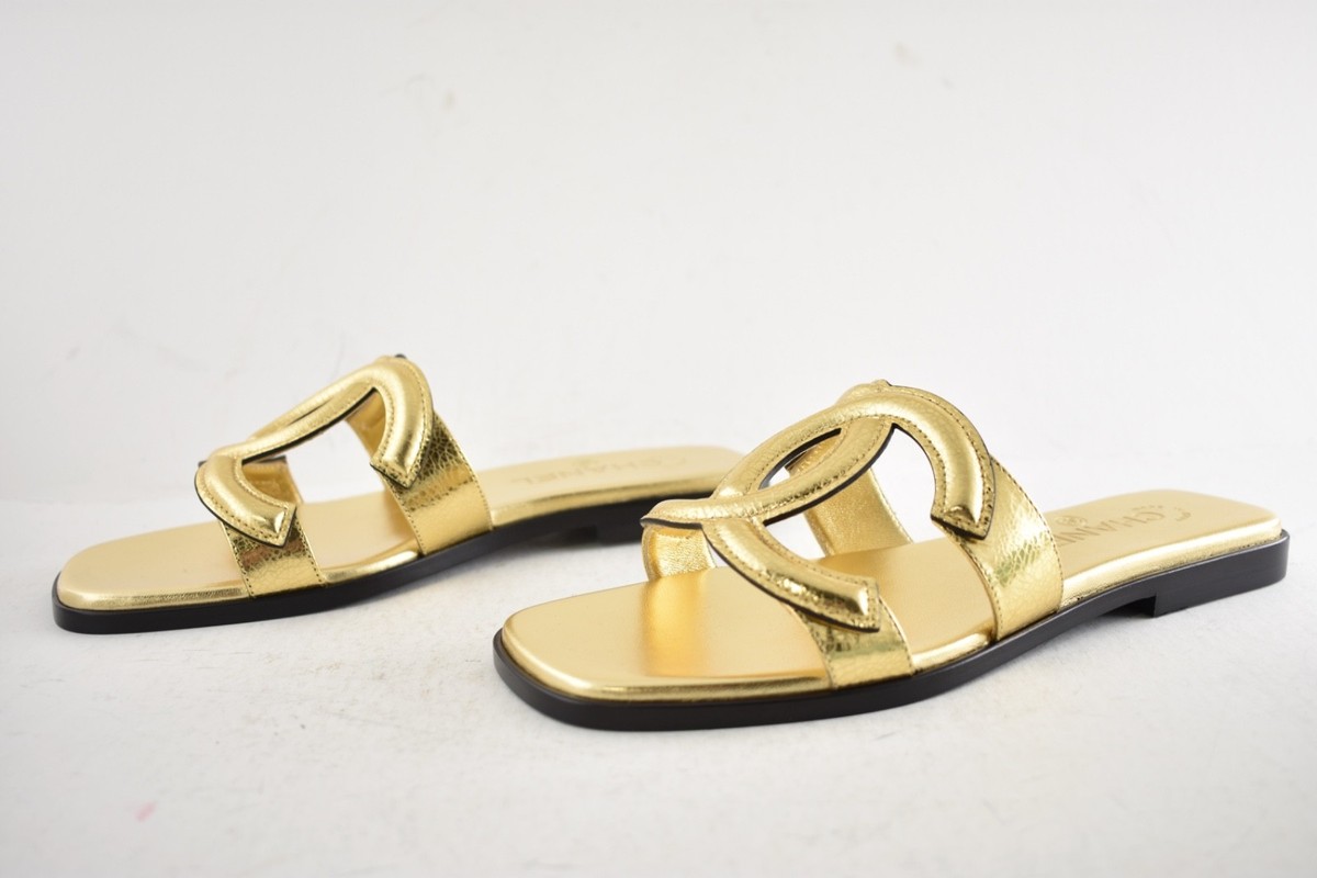Chanel 26S Golden Gold Cracked Leather XL CC Logo Mules Slides