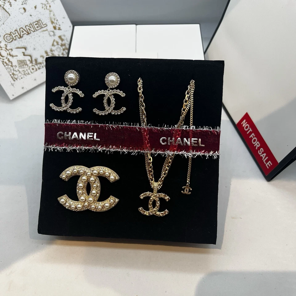 chanel perfume Novelty VIP Gift Earring Jewellery Set New Pearl Gold - image 2 of 4