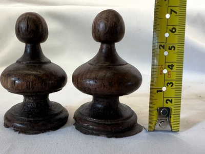 #ad Pair of small Antique Victorian Oak furniture Finials 2.5quot; high 5 8 GBP 25.00