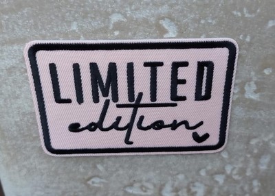 Fun Aufbügler Patch ''Limited Edition'' Girl in Rosa Rechteckig
