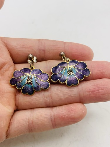 Vintage Purple Enamel Cloisonné Lily Pansy Flower Charm Gold Tone Stud Earrings