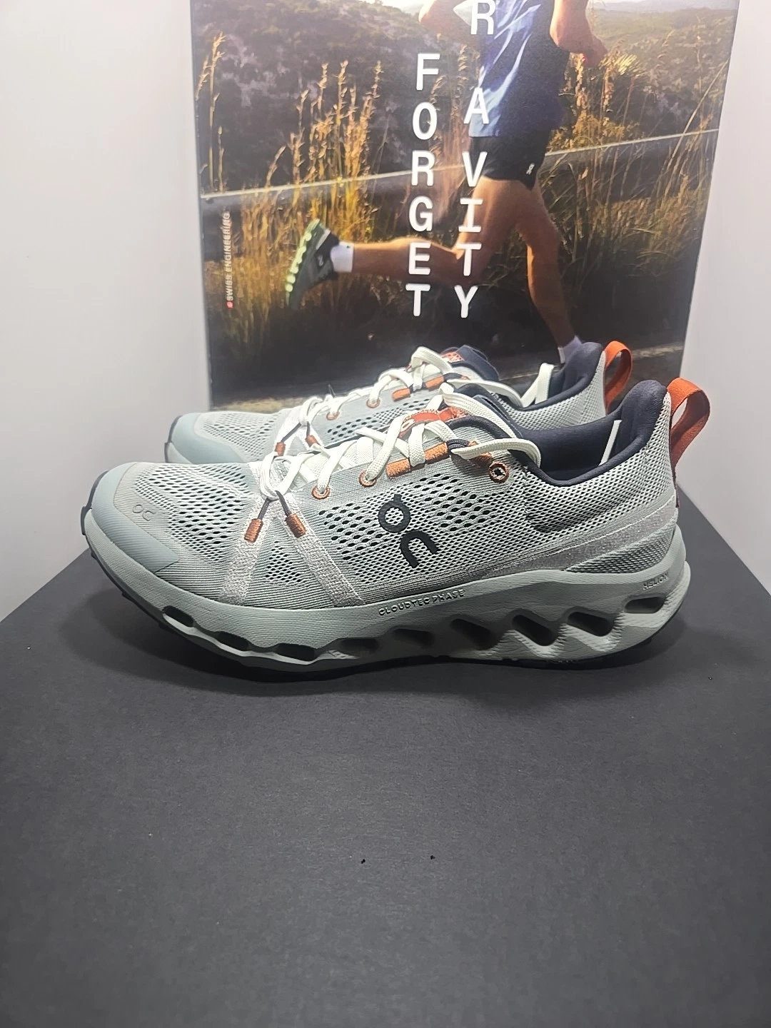 On Running Cloudsurfer Trail Men’s Size 7.5 US (EU 43) Gray/Orange Athletic...