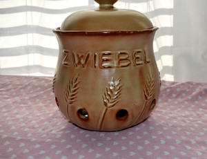 Vintage Zwiebel German Ceramic Onion Container w/ Wheat Accents & Lid