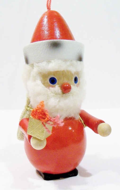 Steinbach Germany New Santa Claus Gift Present Heart Sack Wooden Wood Ornament