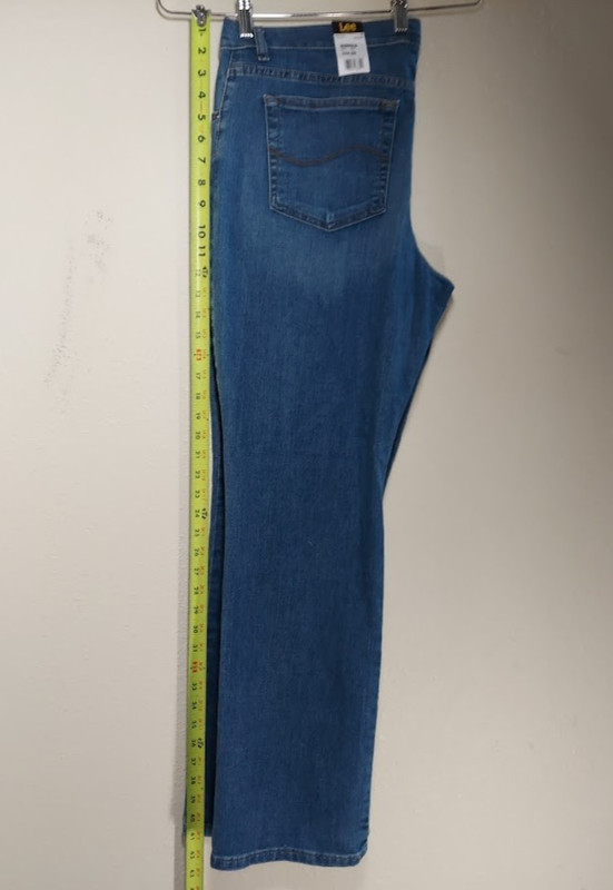LEE Women's Relaxed Fit Straight Leg Mid Rise Blue Jeans 16 Mediums New & Tags