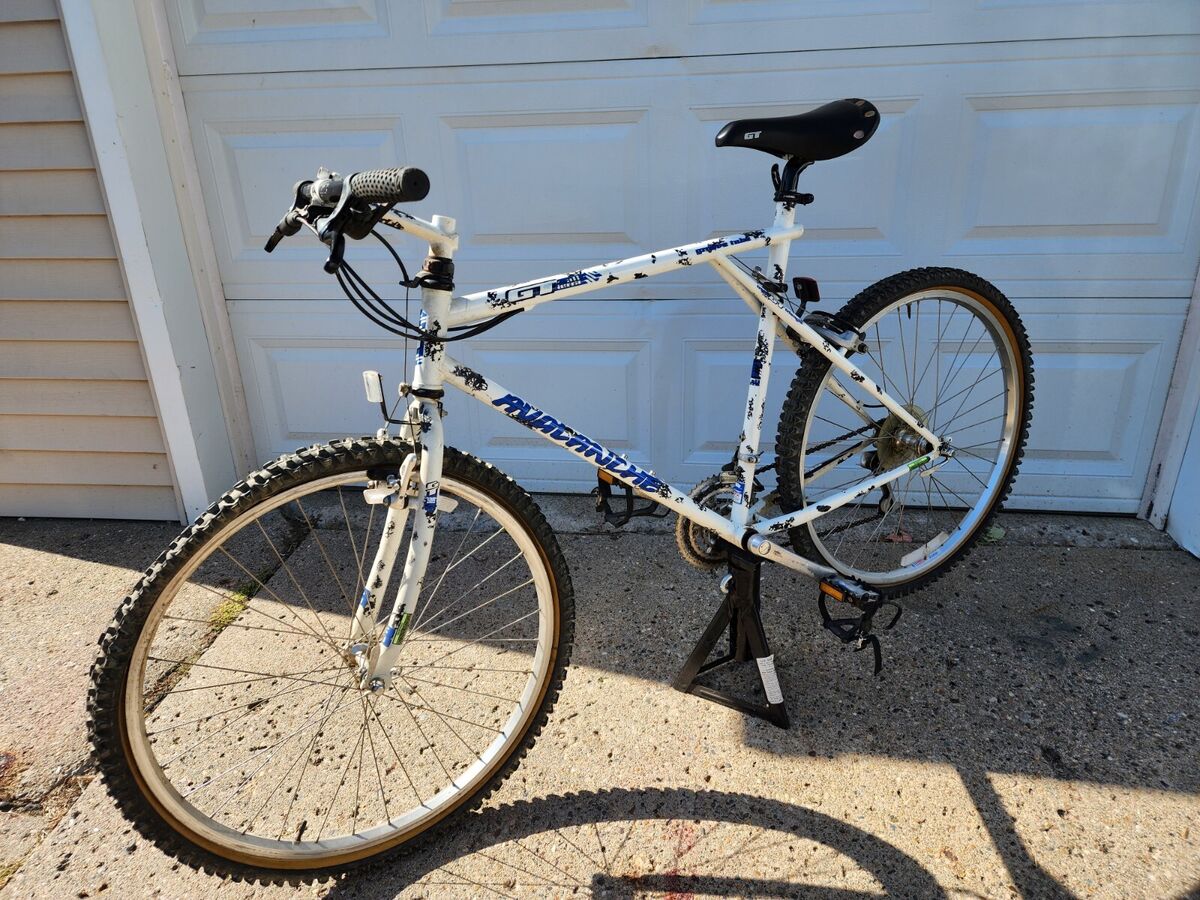 VINTAGE 1992 GT AVALANCHE ALL TERRA - COMPLETELY ORIGINAL GT VINTAGE 1992 GT AVALANCHE ALL TERRA - COMPLETELY ORIGINAL GT