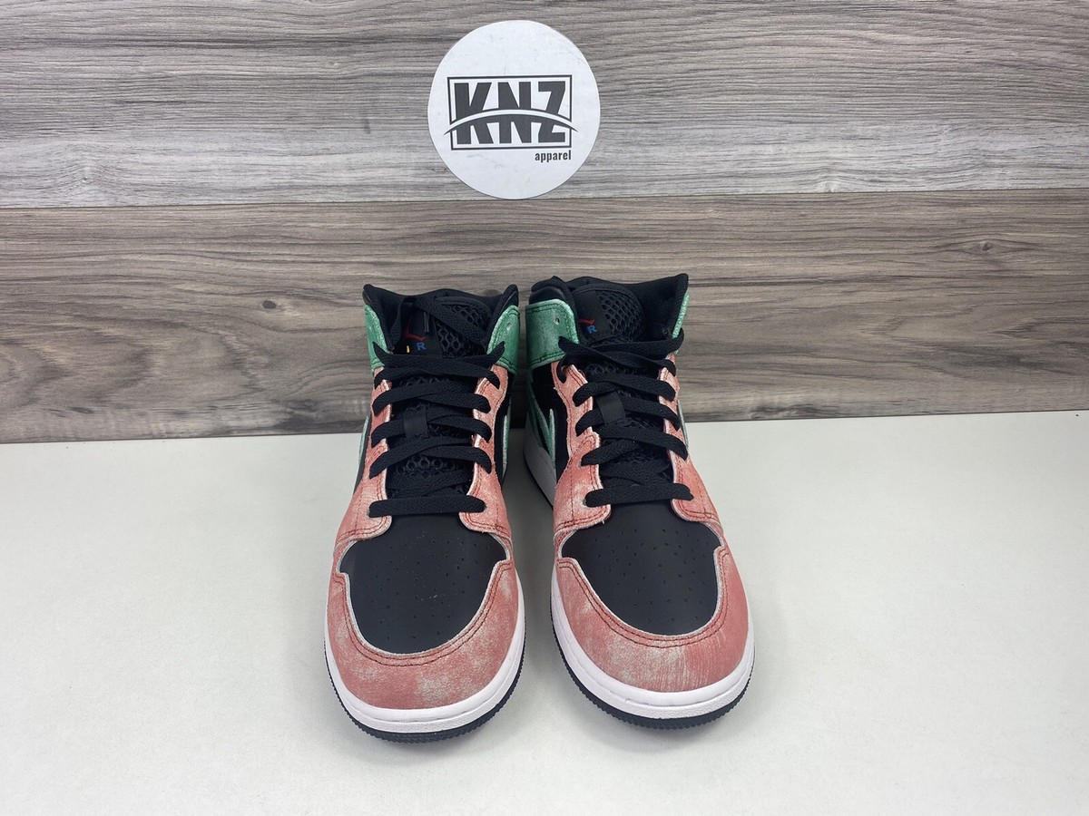 Nike Air Jordan 1 Mid SE 'MJ's Playground' Pine Green Red Nike Air Jordan 1 Mid SE 'MJ's Playground' Pine Green Red
