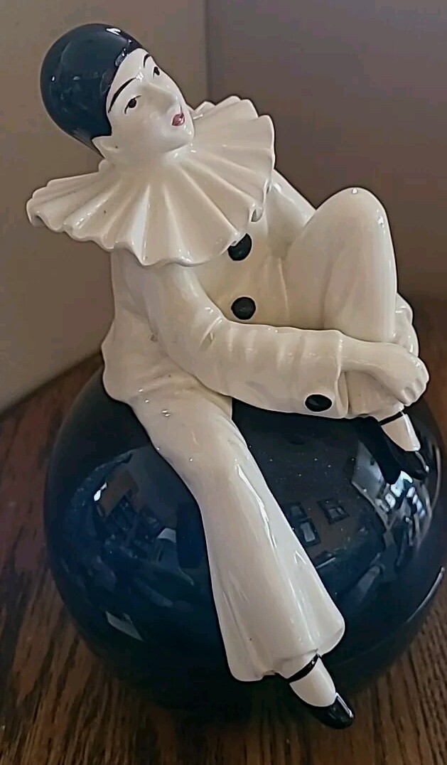 Rare VINTAGE TASTE SETTER SIGMA PIERROT MIME CLOWN Ceramic Black