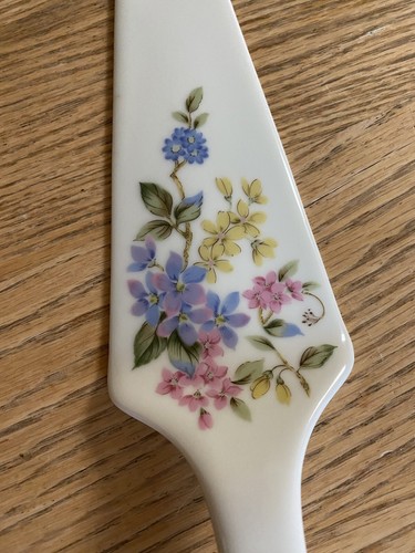 Porcelain Pie/Cake Server Andrea by Sadek Floral Design 10" Wedding Cake Server - Picture 5 of 16