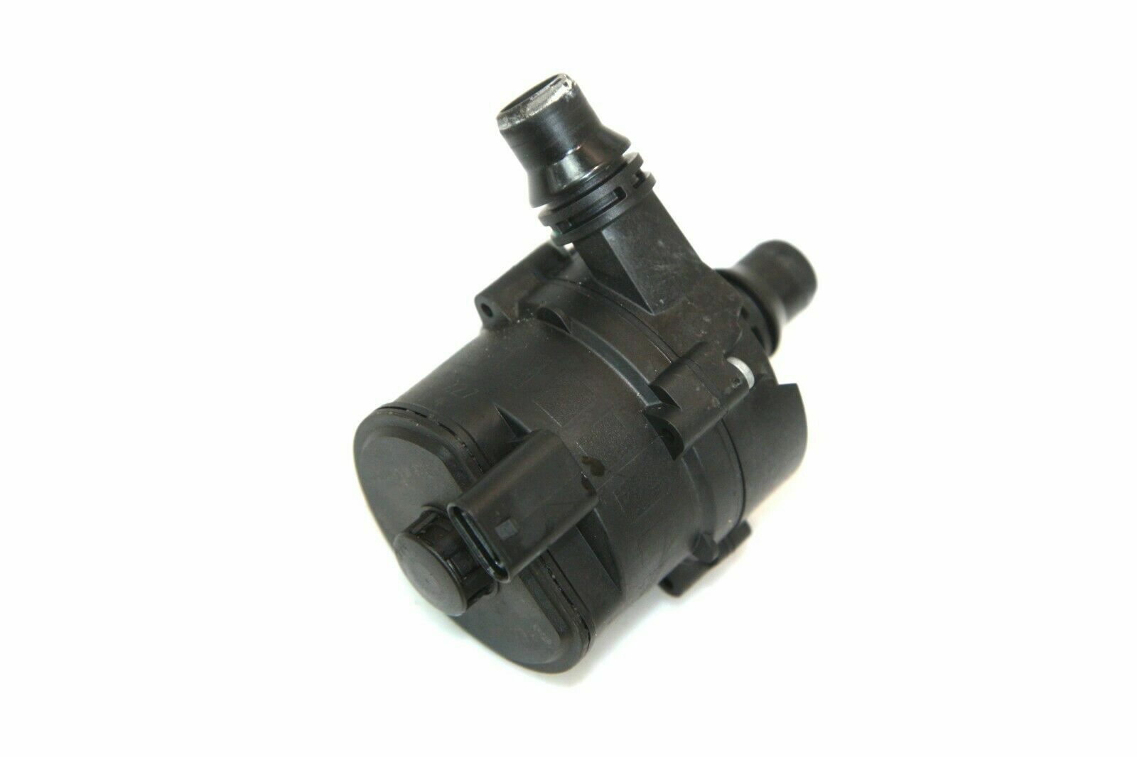 bmw oem Auxiliary water pump 11518605322 1