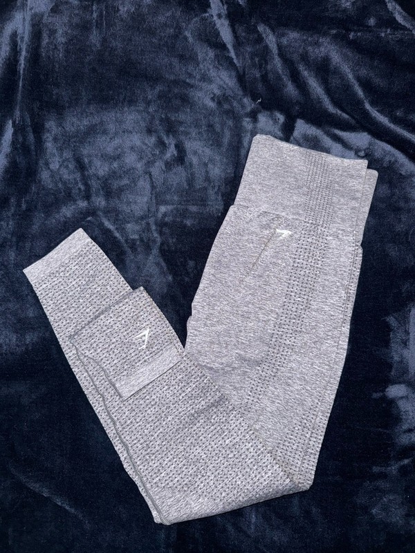 Gymshark Women's Gray High Rise Ankle Leggings Size S 