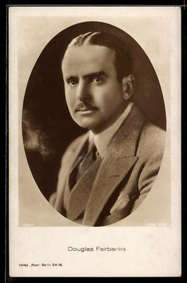 Ansichtskarte Schauspieler Douglas Fairbanks, den Blick zur Kamera gerichtet 