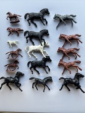 Vintage Mixed Lot 16 Plastic Horses From Cowboy  Indians Native American Toys