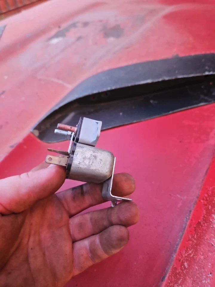 Dodge Super Bee Charger R/T SE 1971 72 relé de faros ocultos original probado Foto 3 de 3