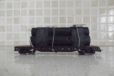 FIEISCHMANN OF GERMANY BOGIE BOLSTER WAGON WITH PIPE LOAD HO/00 GAUGE.METEL