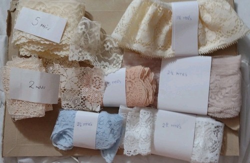 JOB LOT 17 metres mix of col Bundles of lace, craft trim, Edging for projects