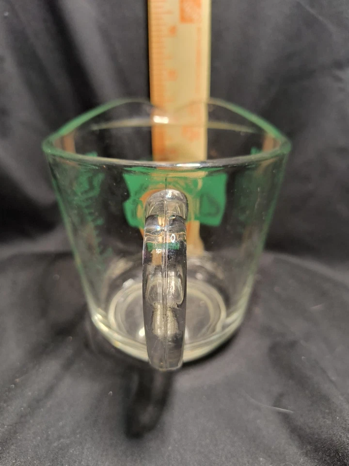 Conceptos básicos de horno de 2 anclas de colección 2 tazas taza medidora letras verdes buen estado Foto 3 de 4