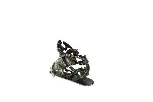 Vintage Sterling Silver St George Slaying a Dragon Charm - 第 2/3 張圖片