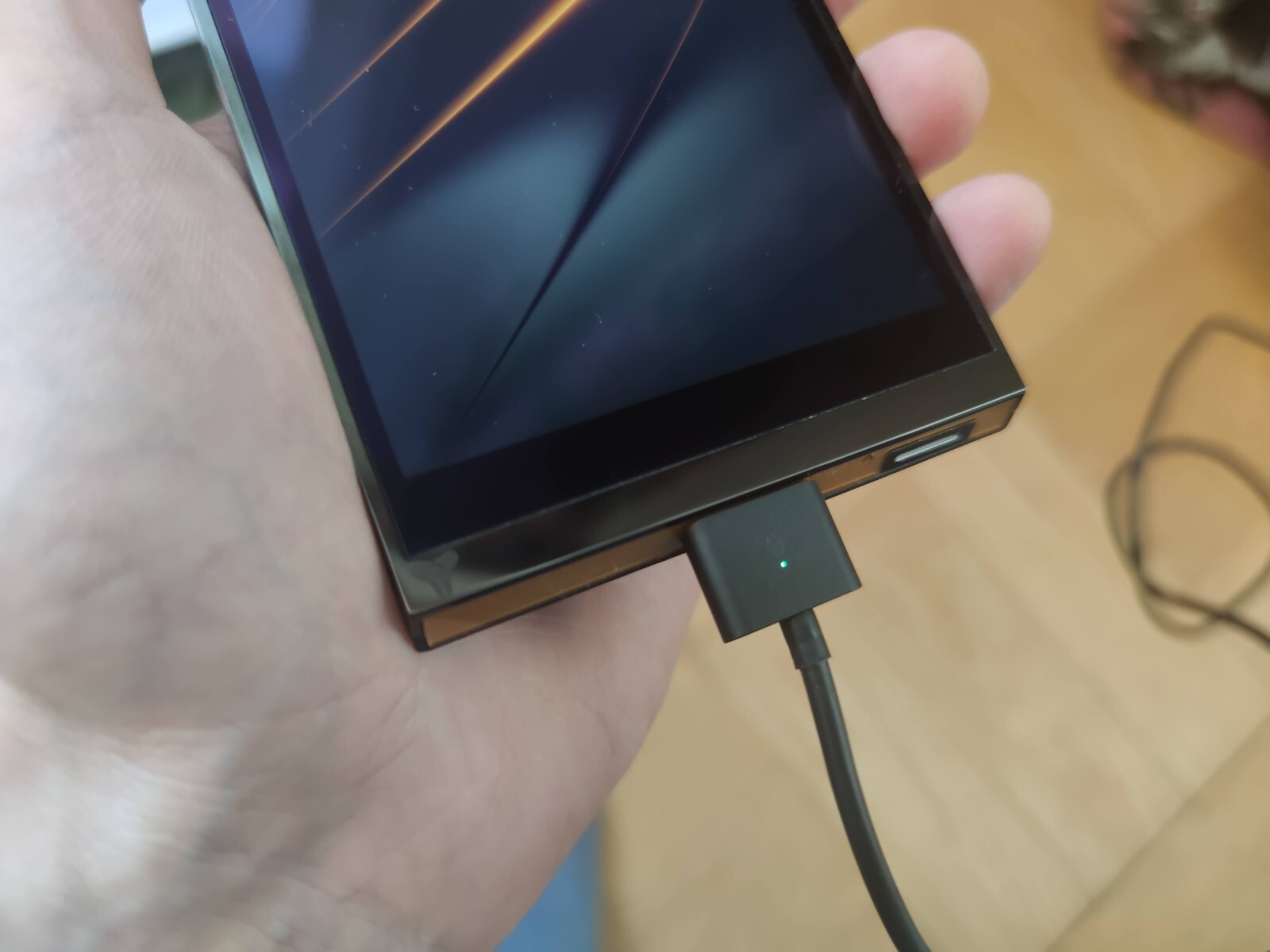 Turing Phone Dark Wyvern (Sailfish OS) - Bild 6 von 11