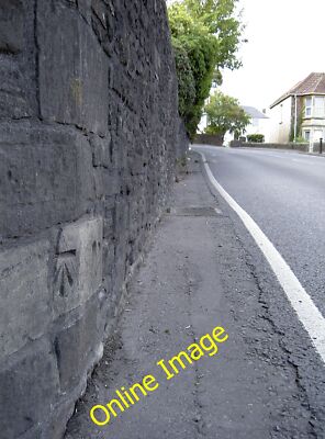 Foto 6x4 Pensford Hill Benchmark Belluton Schnitt in die Wand einer Form c2011