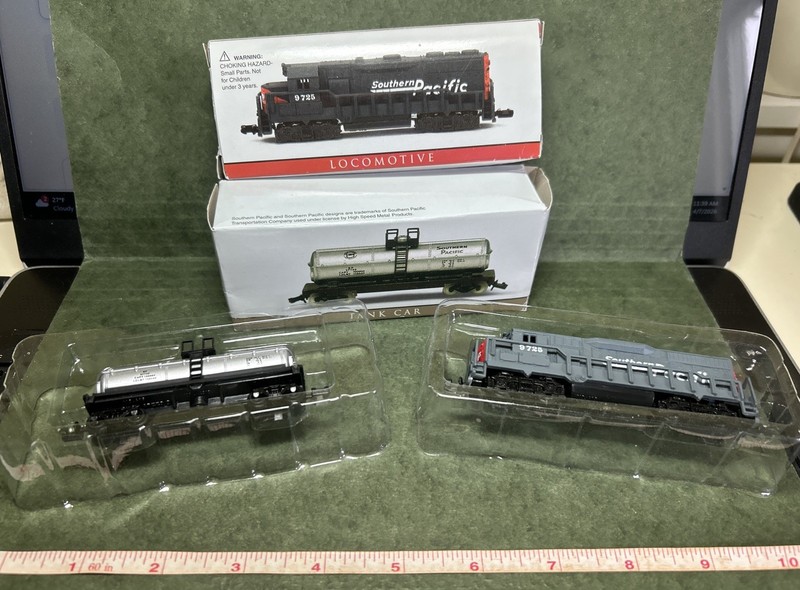 2 New in Box 2010 Southern Pacific Tank Locomotive Car - 3-1/2 in.