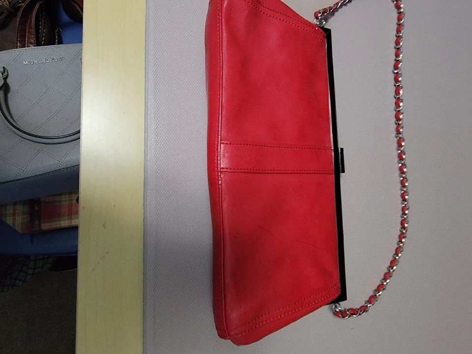 Cartera Express Shouler vintage en rojo Foto 2 de 4