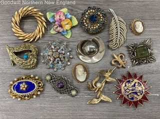 Costume Pin Brooches Lot w. Cameos Ceramic Flowers Celtic Knot