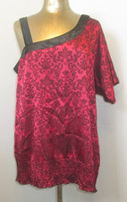 Maurices Red/Black Off The Shoulder Top Womens Size 1 Chest 46 Shinney 202-35090