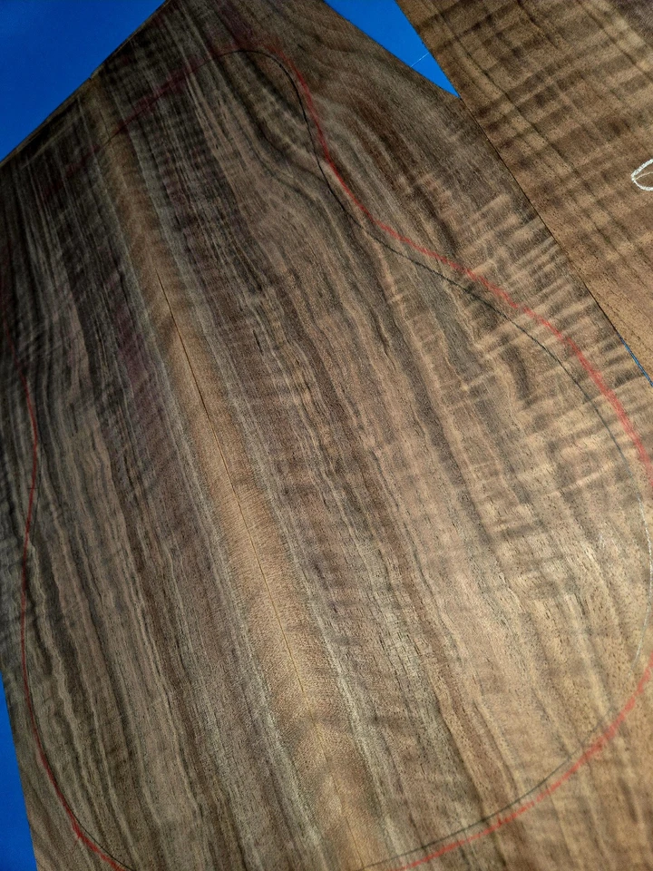 figured Walnut back and sides set WA002 - Image 3 of 4