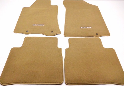 Lloyd Ultimat Mat Set For '13-14 CTS W/Cadillac Crest 1 Gold W