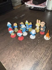 Peyo Smurfs THE LOST VILLAGE Figure Lot Plastic 2" - 2.5" Mixed Smurf Figurines