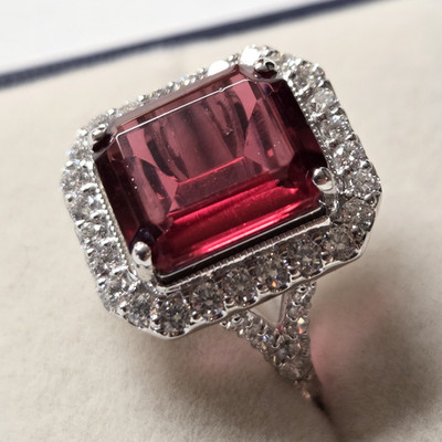 Lab Created Rubin 6,02 ct, Lab Created Diamanten 1,02 ct, Sterling Silber Ring 7