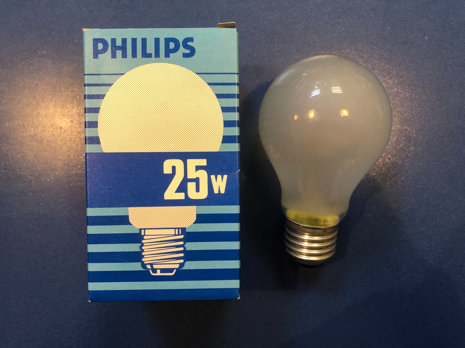 PHILIPS 25W Light Bulb E27 220-235V Matt 230 Lumen Dimmable Made In GERMANY