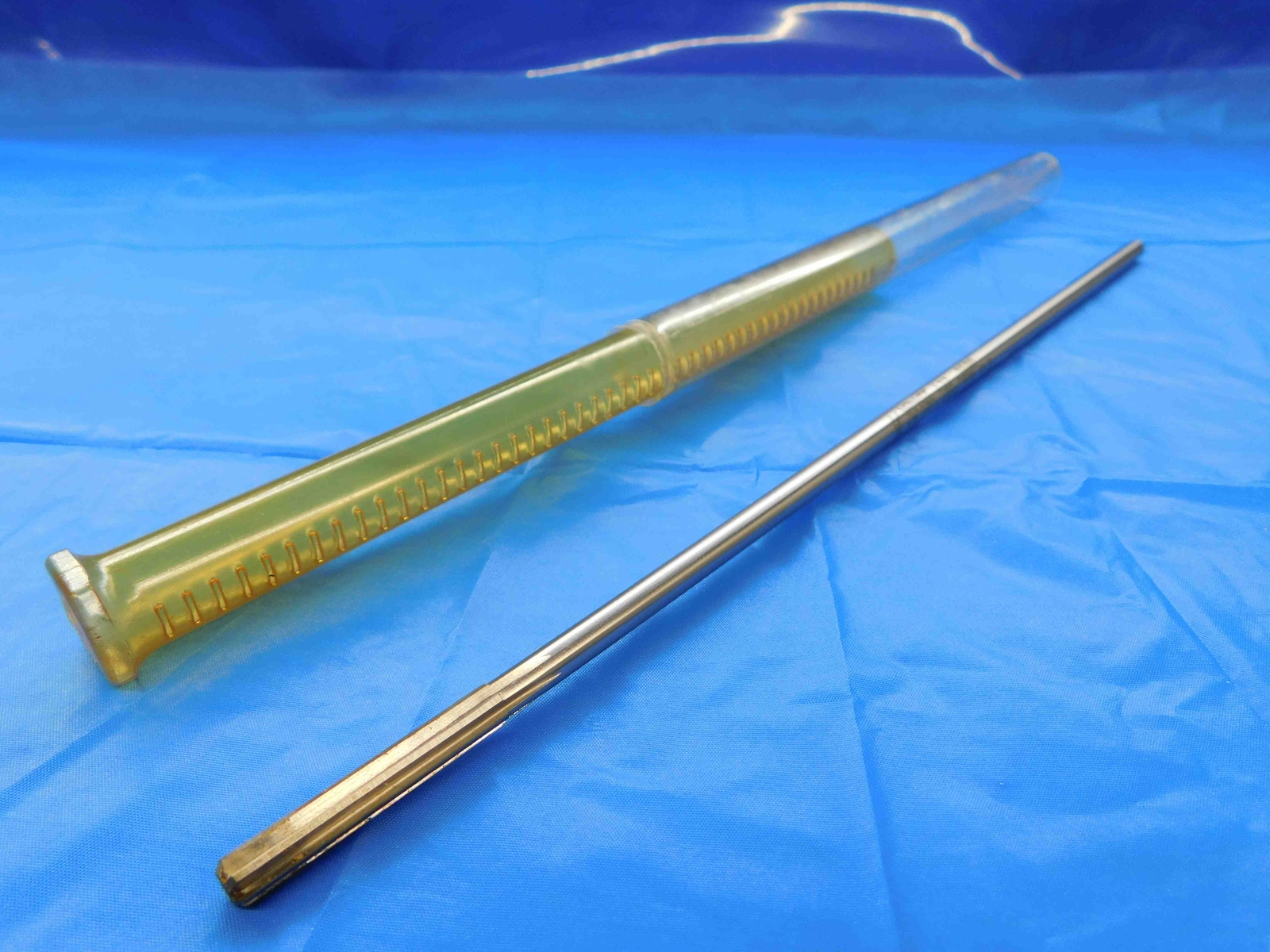 YANKEE 1/4 OD HSS CHUCKING REAMER 6 FLUTE .25 .2500 ONSIZE LETTER E