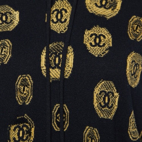 CHANEL  21A  BLACK CASHMERE CC LOGO HOODIE SWEATER FR38 - Picture 4 of 6