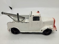 NICE WHITE TOOTSIETOY 1947 MACK L-LINE TOW TRUCK