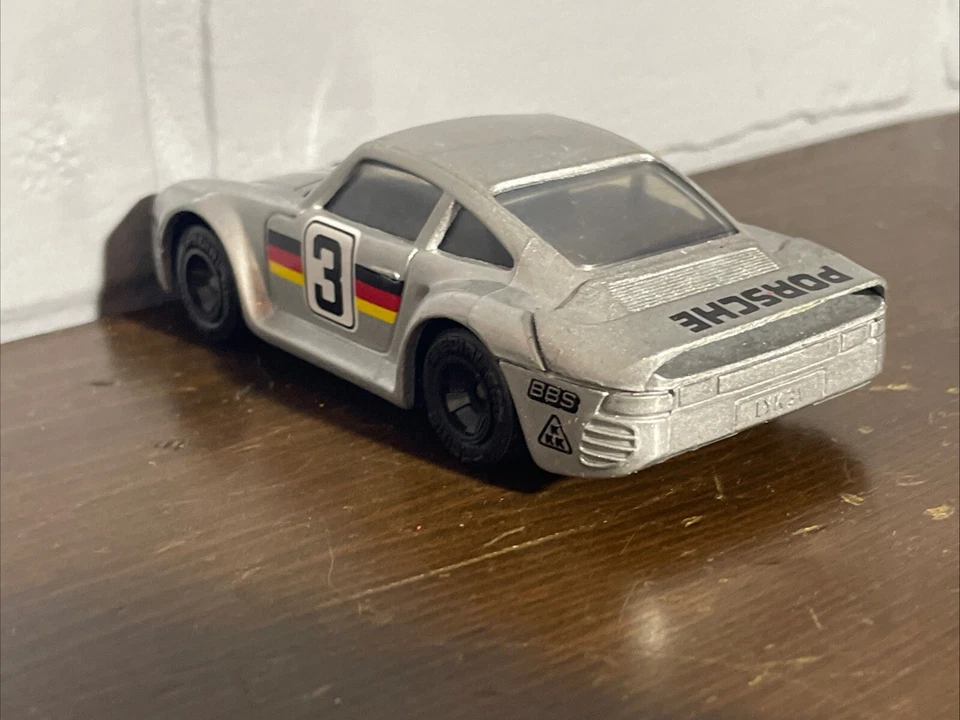 银色保时捷 959 中号火柴盒汽车(特别版)1986 年 1:36 #3 — 第 3/4 张图片